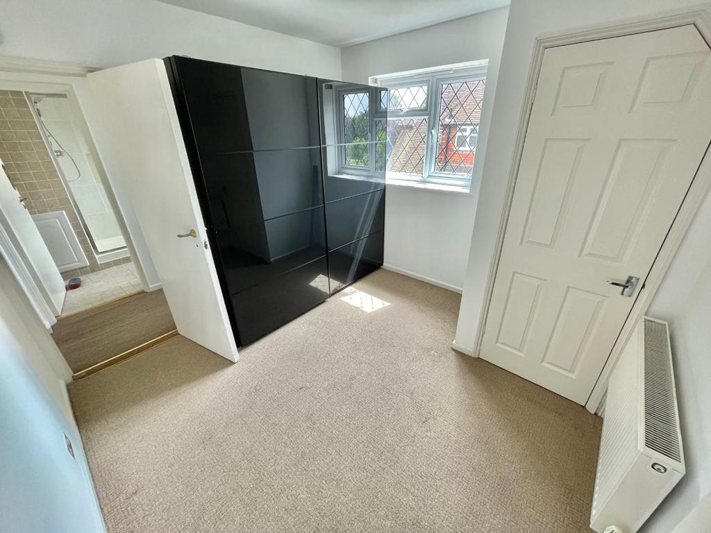 Bedroom 5.jpg