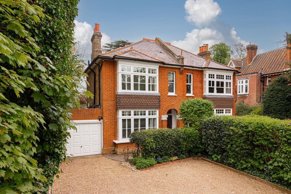 Burgh Heath Road, Epsom 3 bed semidetached house £1,000,000