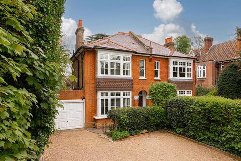 47 Burgh Heath Road, Epsom, KT17 4LY