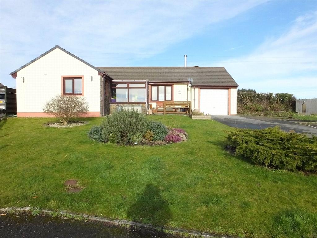 Oakfield Drive, Kilgetty... 3 bed bungalow £260,000