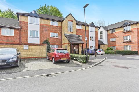 6 Dover Gardens, Carshalton, SM5 2LD