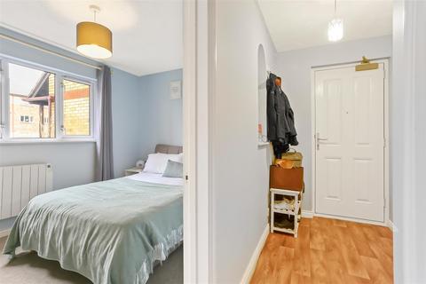 6 Dover Gardens, Carshalton, SM5 2LD