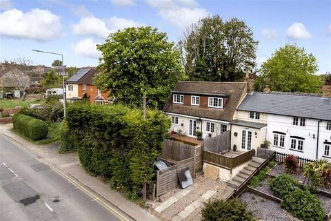 3 bedroom semi-detached house for sale - Buckingham Road, Bletchley, Milton Keynes, Bucks