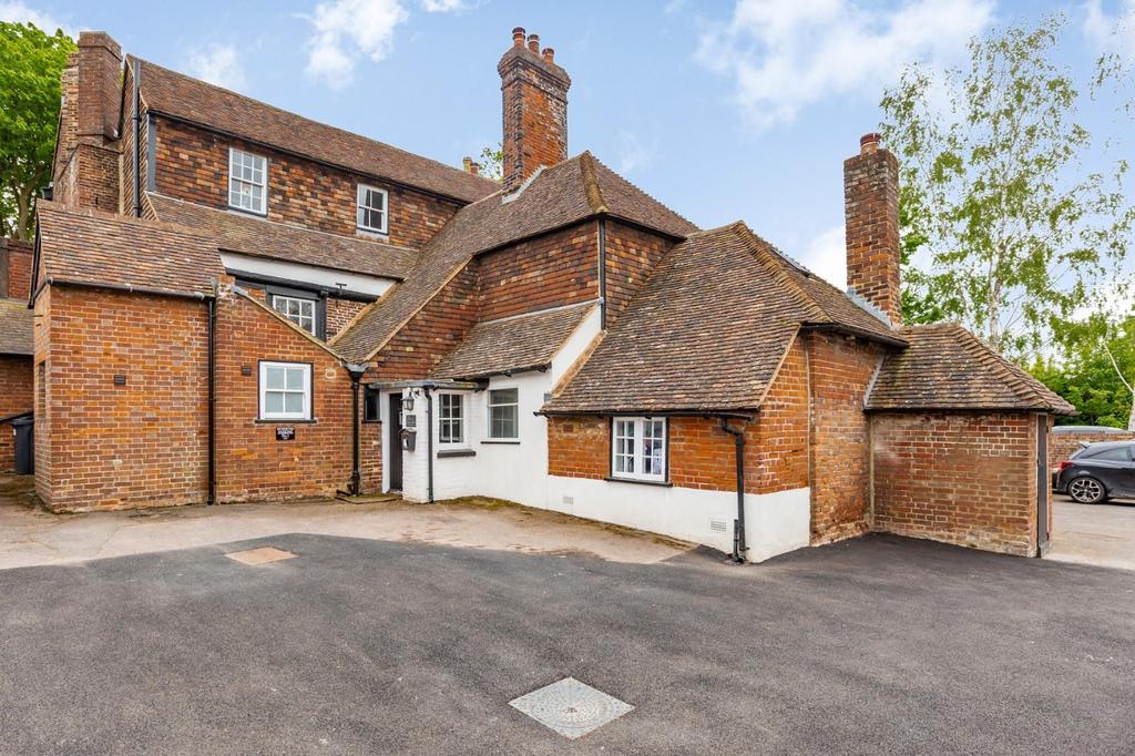 1-Barrow-Hill-House-HR04.jpg