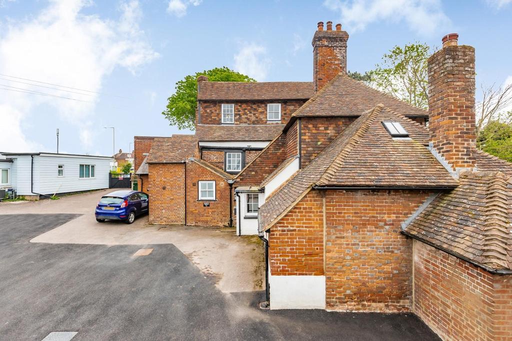 1-Barrow-Hill-House-HR02.jpg