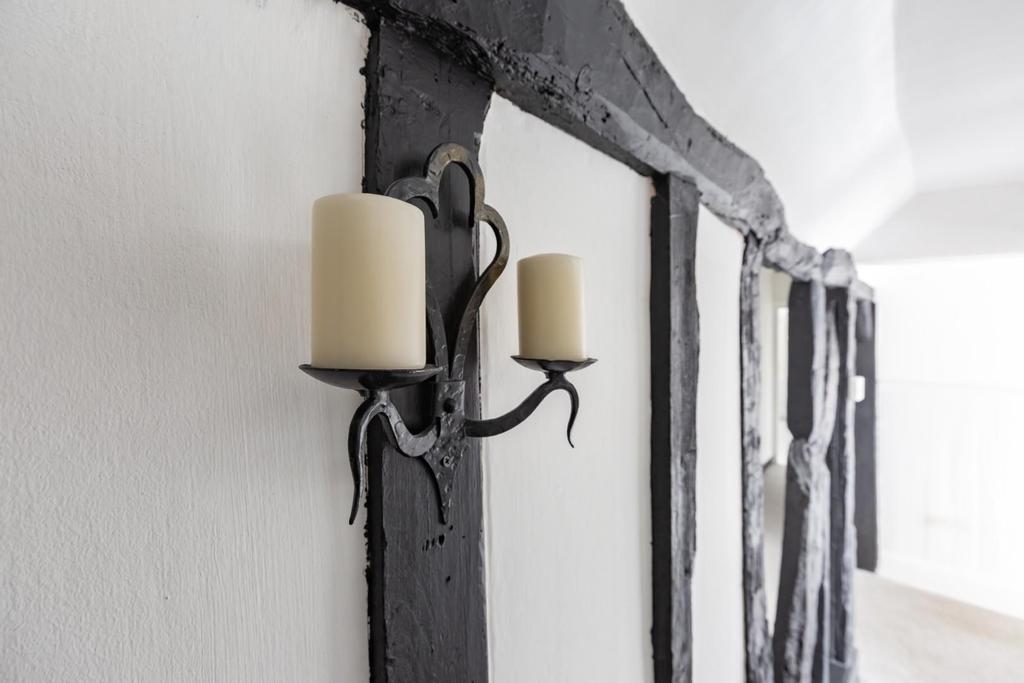 1-Barrow-Hill-House-HR16.jpg