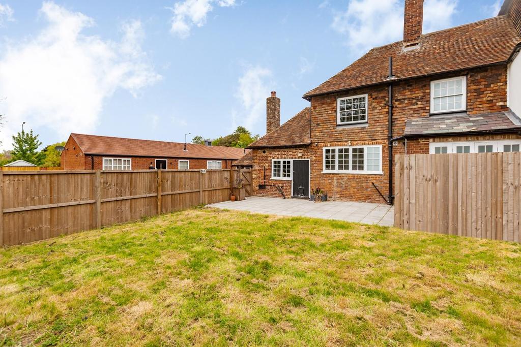 1-Barrow-Hill-House-HR06.jpg