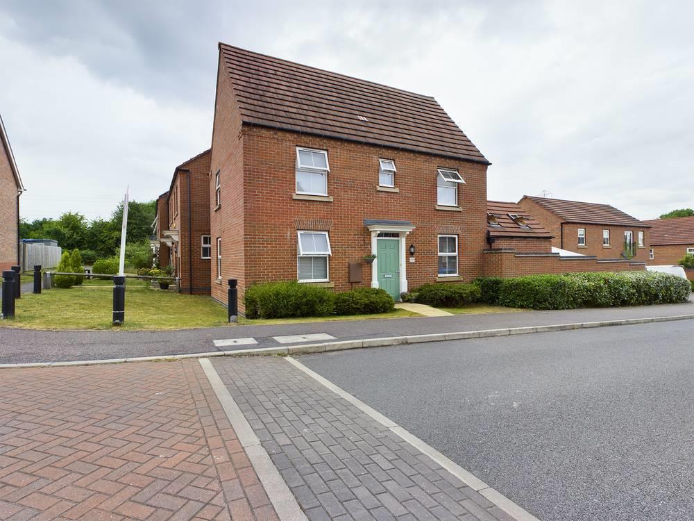 Sanderling Way, Forest Town, Mansfield 3 bed detached house £280,000
