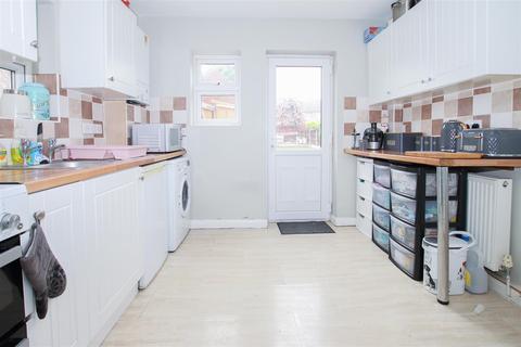 16 Moray Close, Romford, RM1 4YJ