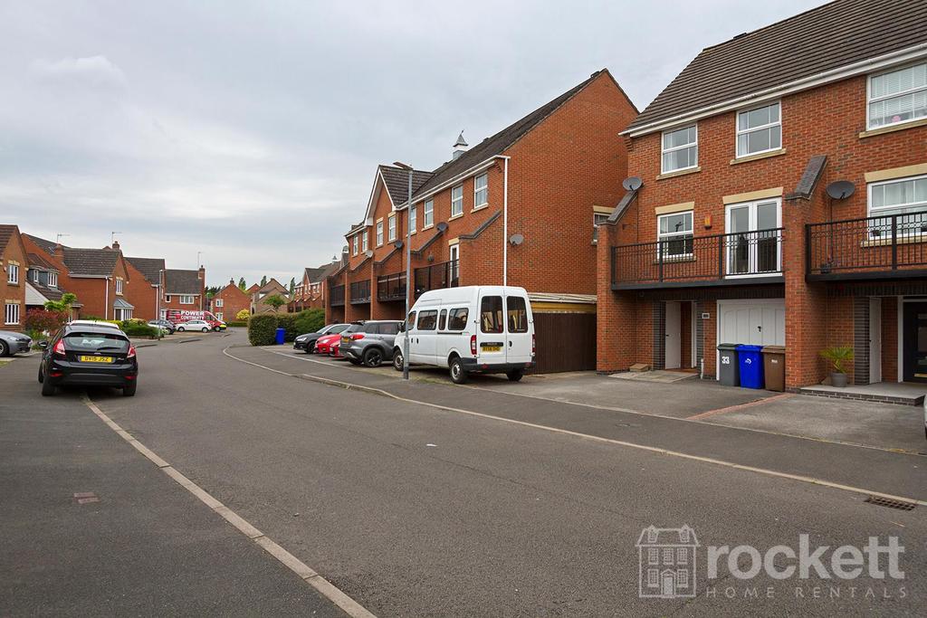 Trentham Lakes 4 bed townhouse £1,145 pcm (£264 pw)