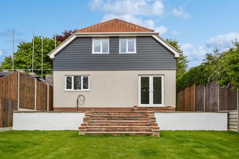 6 Pinewood Close, Norwich, NR6 5LX