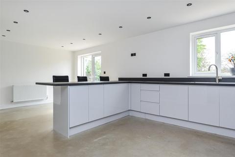 6 Pinewood Close, Norwich, NR6 5LX