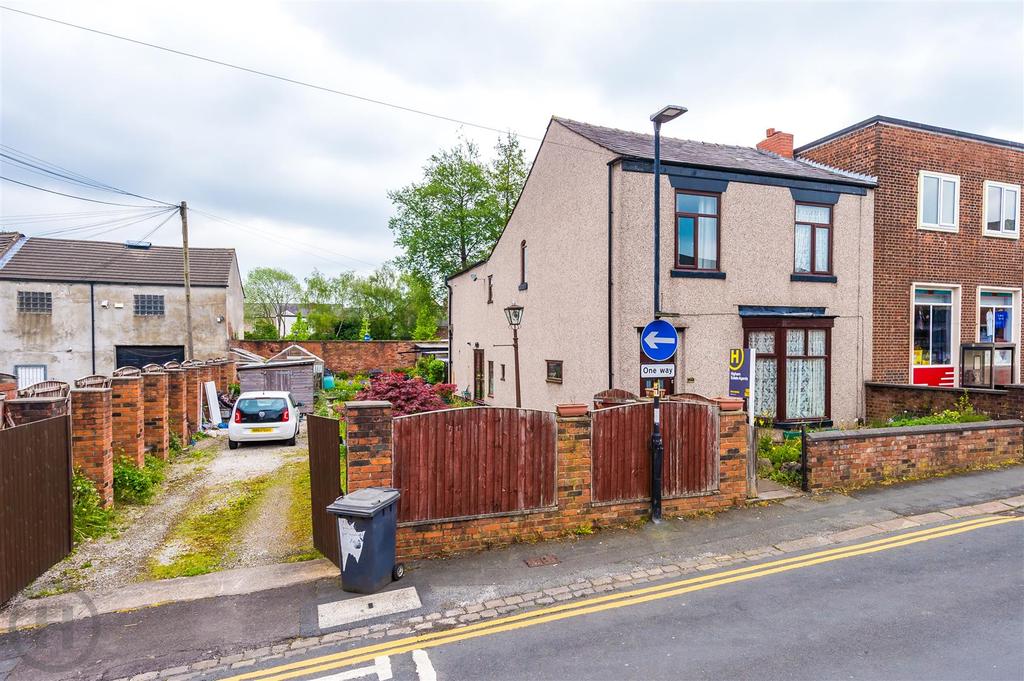 Johnson Street, Tyldesley, Manchester 4 bed semidetached house £220,000