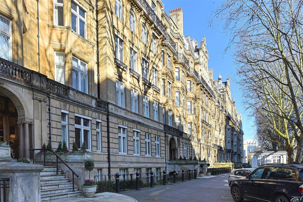 Harley House, Marylebone Road, Regents Park, W1 4 bed flat £49,833