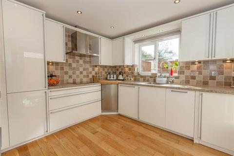 12 Station Road, Yeoford, Crediton, EX17 5HU