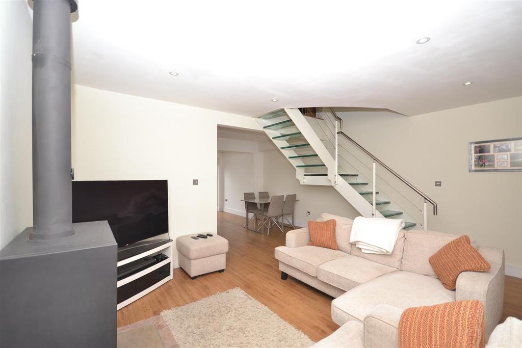 Sturton Lane, Garforth, Leeds 3 bed terraced house £275,000