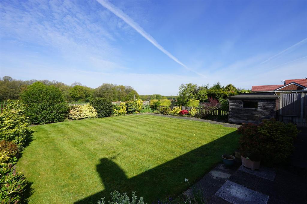 Newland Drive, Over Hulton, Bolton 2 bed detached bungalow £310,000