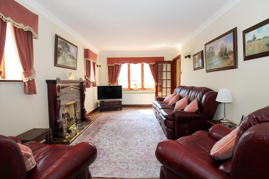 Gill Lane, Yeadon, Leeds 3 bed detached house £499,950