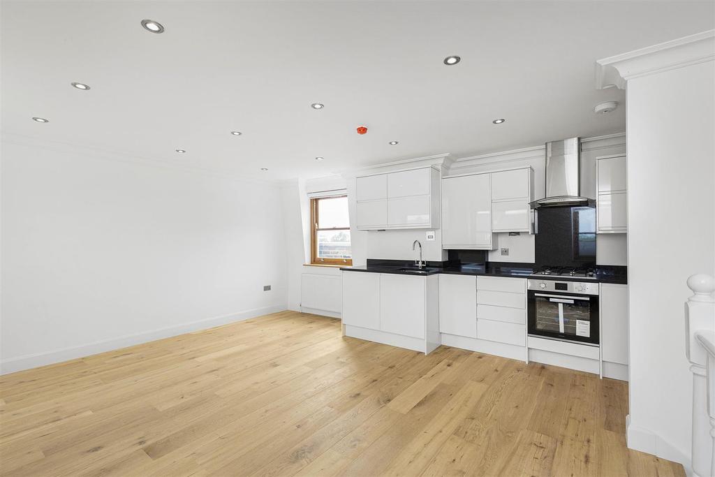 Stroud Green Road, Finsbury Park 2 bed flat £2,000 pcm (£462 pw)
