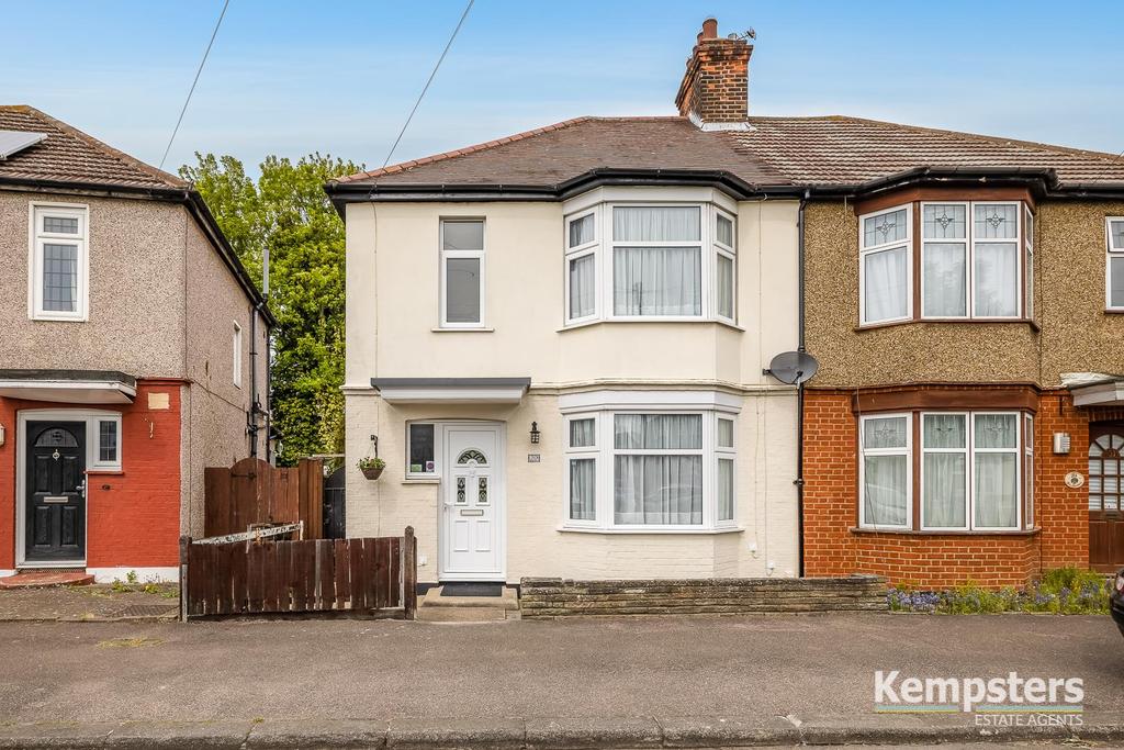 Oval Gardens, Little Thurrock, Grays 3 bed semidetached house £435,000