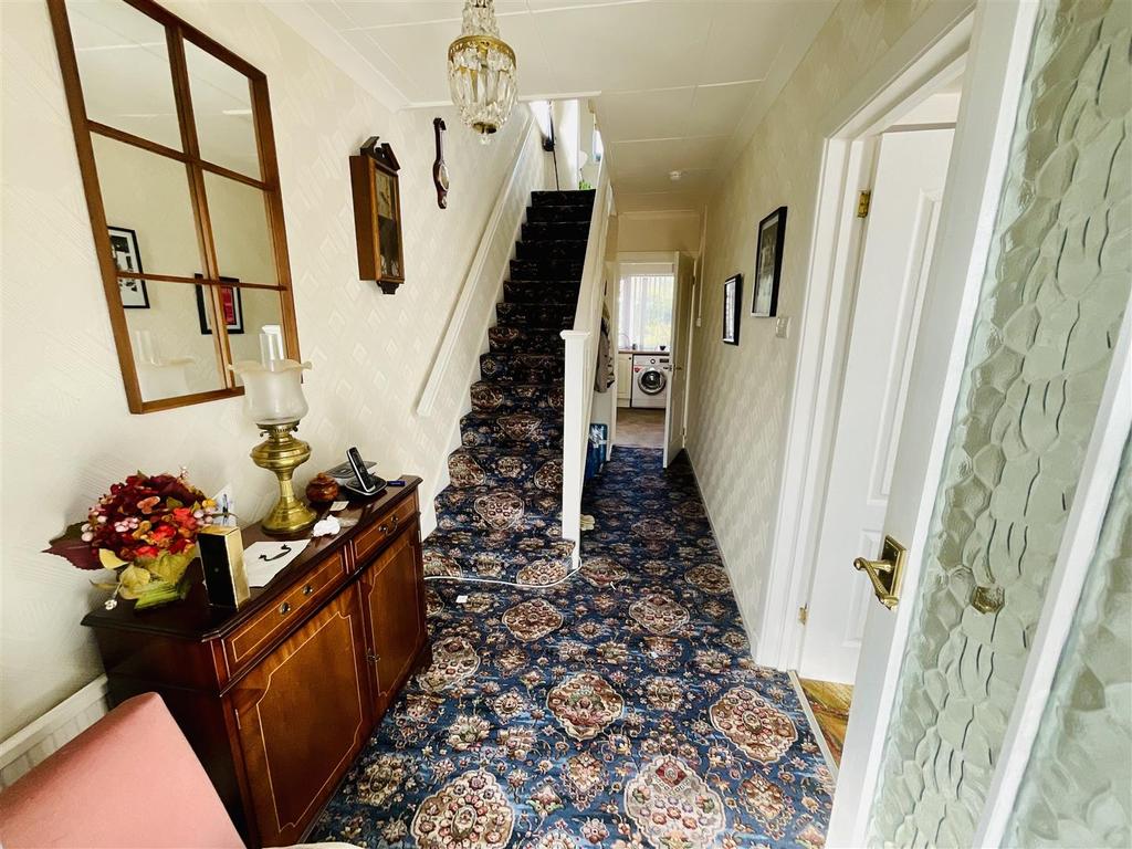 Denham Avenue, Llanelli 3 bed semidetached house £180,000