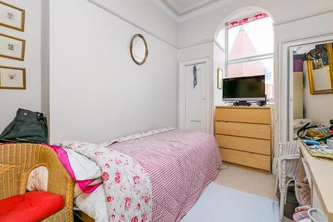 68 Fitzgeorge Avenue, London, W14 0SW