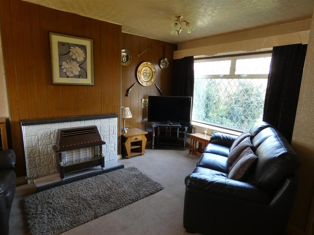 Thorley Drive, Cheadle, Stoke On Trent 3 bed semidetached house £175,000