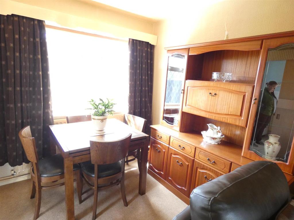 Thorley Drive, Cheadle, Stoke On Trent 3 bed semidetached house £175,000