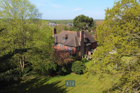 6 bedroom detached house for sale, Traps Hill, Loughton IG10