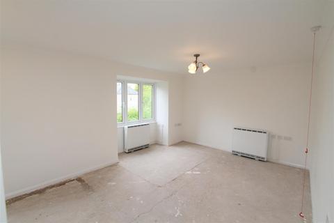 2 bedroom flat for sale - Ashley Court, Hatfield