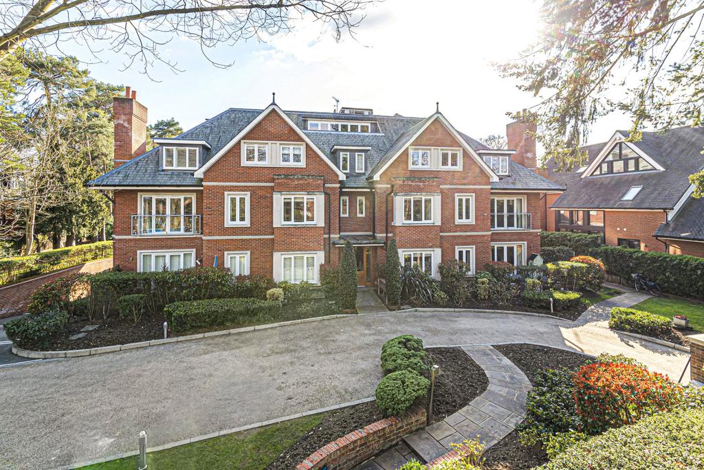Gower Road, Weybridge, KT13 2 bed apartment for sale £650,000