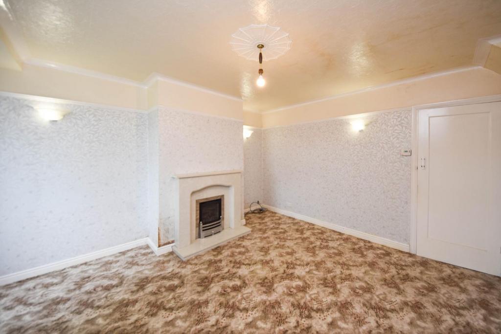 Miles Lane, Shevington, Wigan, WN6 8EB 3 bed semidetached house for