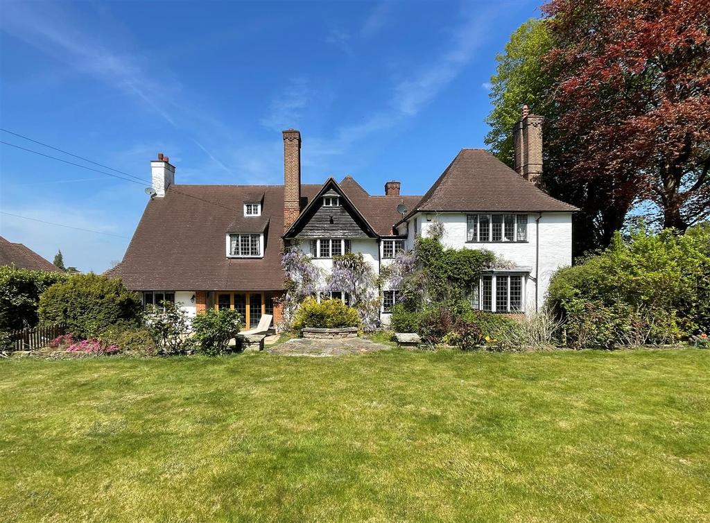 The Avenue, Tadworth 7 bed detached house £1,850,000