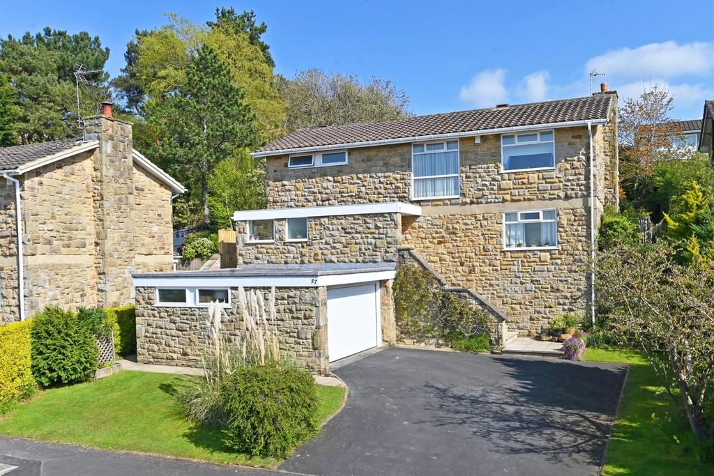 Walton Park, Pannal, Harrogate 4 bed detached house £675,000
