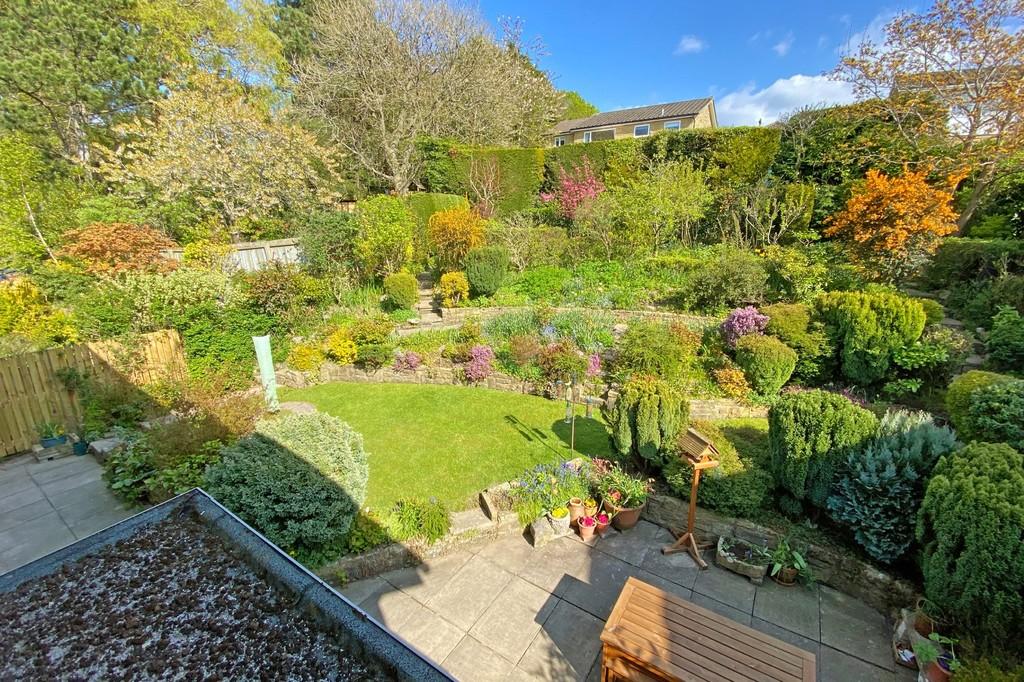 Walton Park, Pannal, Harrogate 4 bed detached house £675,000