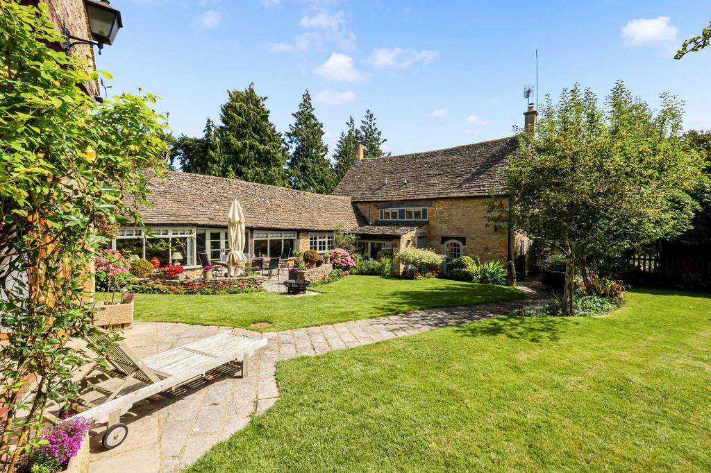 Broadwell, MoretoninMarsh, Gloucestershire 5 bed detached house for