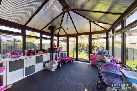 9 Station Gate, Glassford, Strathaven, ML10 6GB
