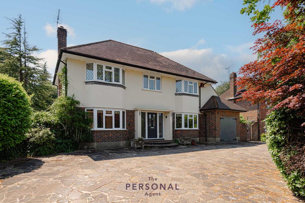 Links Road, Epsom 4 bed detached house £3,650 pcm (£842 pw)
