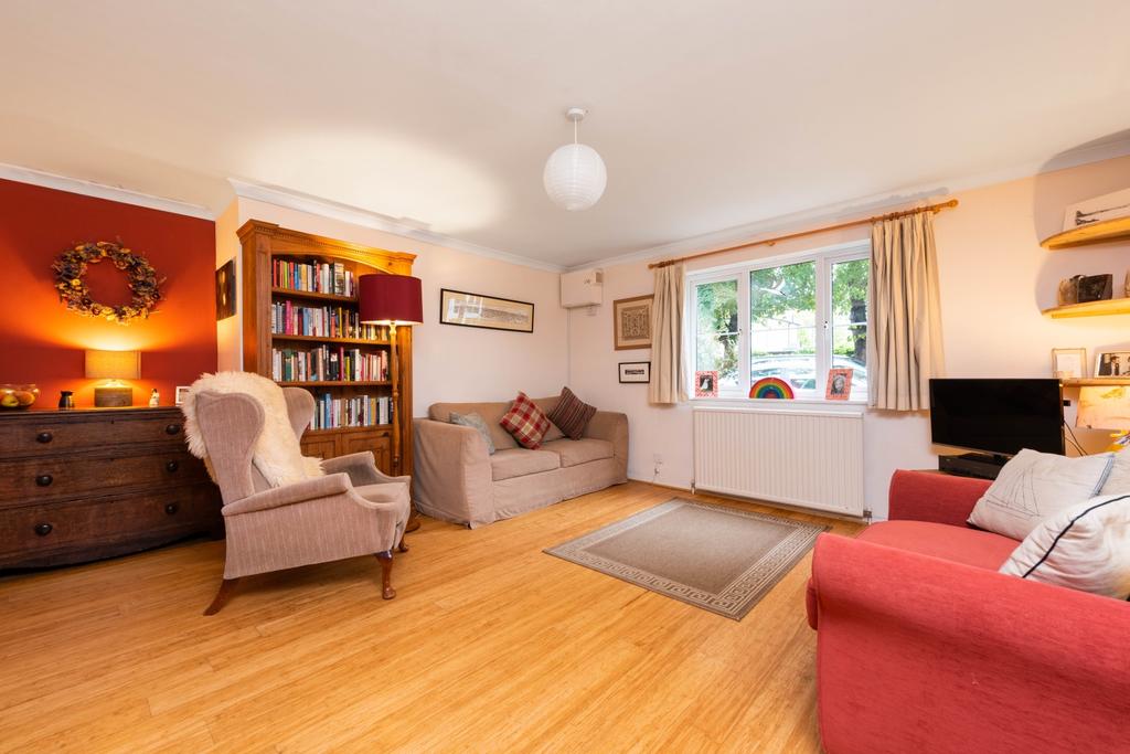 Edward Court, Mere Road, Oxford... 2 bed ground floor flat £1,495 pcm