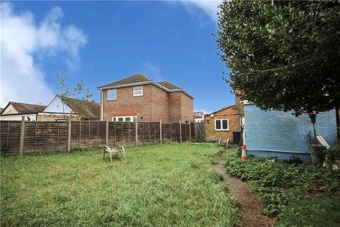 5 bedroom semi-detached house to rent - Rusham Road, Egham, Surrey, TW20