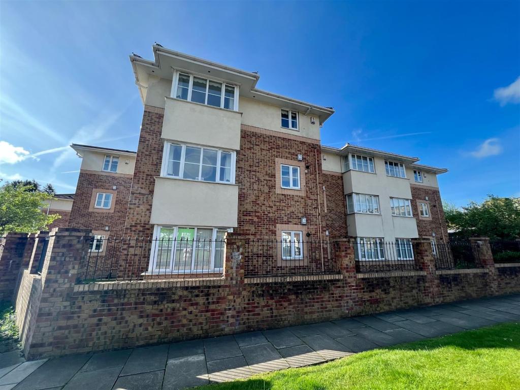 Cowley Lane, Chapeltown, Sheffield, S35 1SY 2 bed ground floor flat £