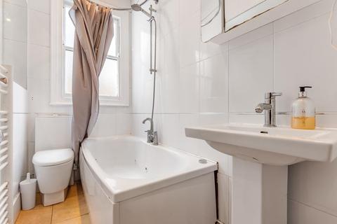 74 Trinity Road, London, SW19 8QZ