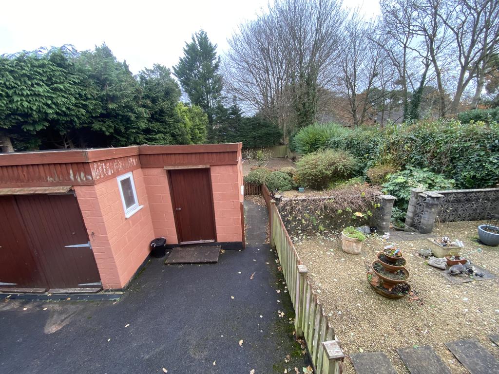 Alder Road, Poole BH12 3 bed detached house £300,000