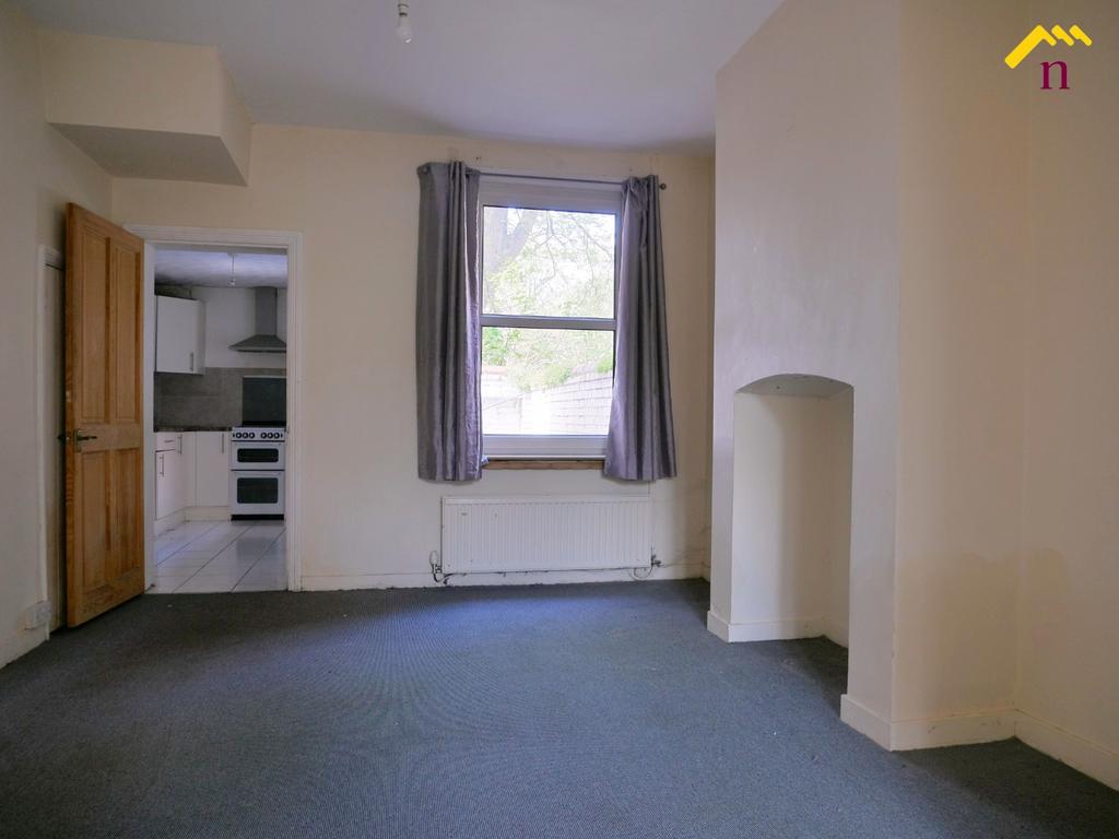 Vernon Street, Wrexham, LL11 2 bed terraced house £100,000