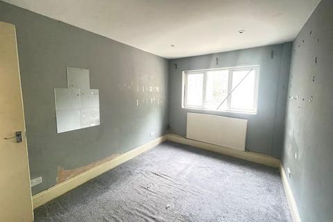 55d Penge Road, London, SE25 4EJ