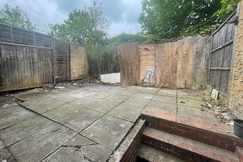 55d Penge Road, London, SE25 4EJ