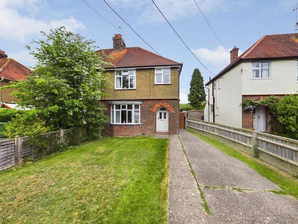 Summerleys Road, Princes Risborough HP27 3 bed semidetached house £500,000
