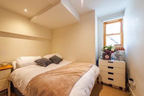 3 bedroom duplex to rent, Fulham Park Gardens, London SW6