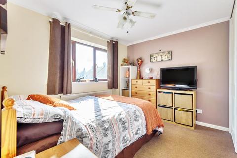26 Chapel Close, Leafield, Witney, OX29 9NS