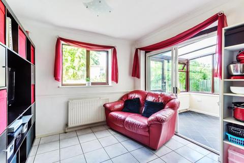 26 Chapel Close, Leafield, Witney, OX29 9NS